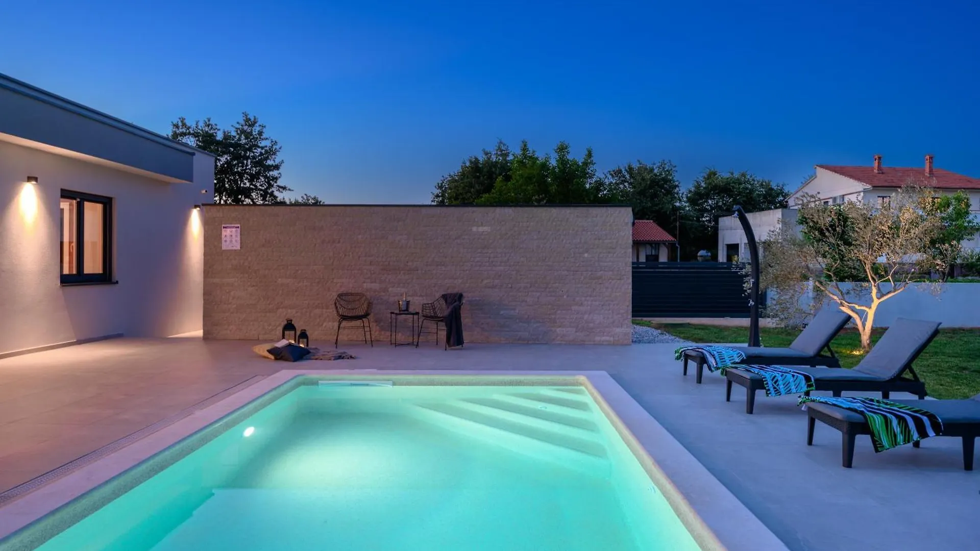 Top New Vila Orbanići Villa