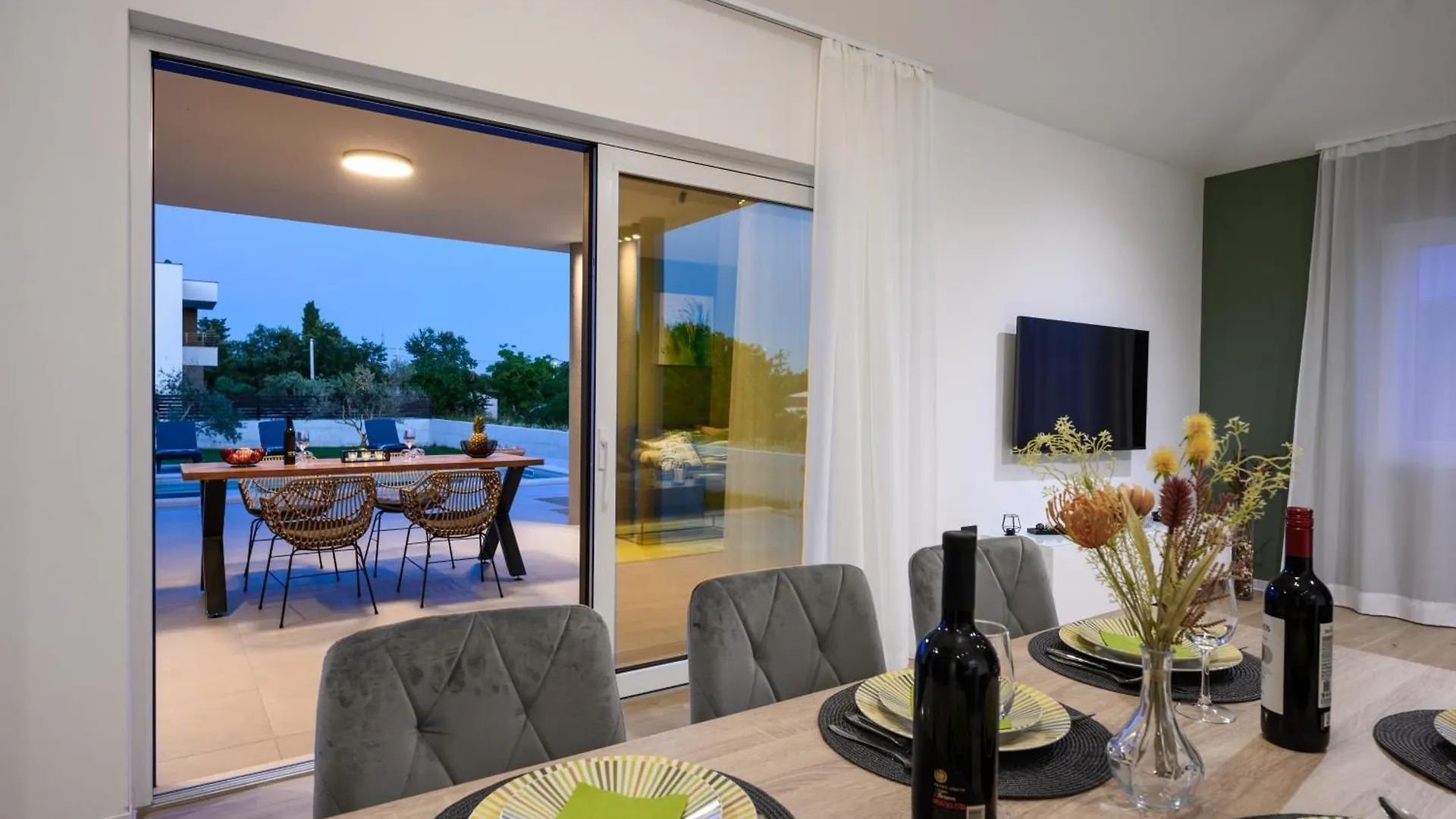 Top New Vila Orbanići 0*,